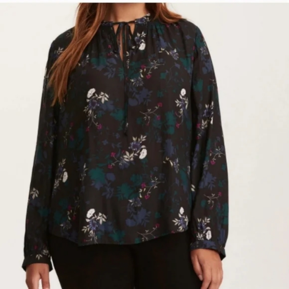 Torrid Black Floral Print Crepe Smocked Tie Neck Blouse NWT